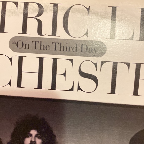 Electric Light Orchestra On The Third Day album on vinyl - Picture 7 of 11